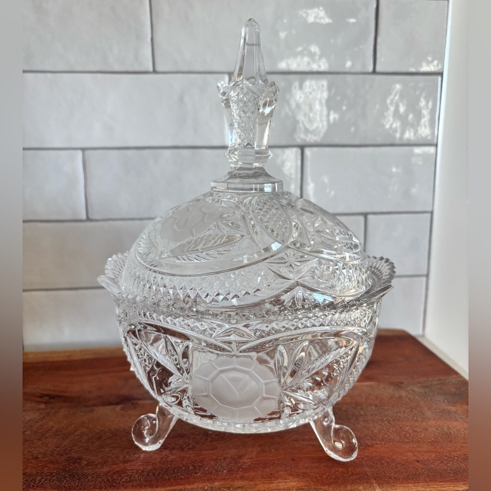 VTG Crystal Clear 3 Footed Candy Dish W/ Lid Cut Flower Rose EUC Mint Large